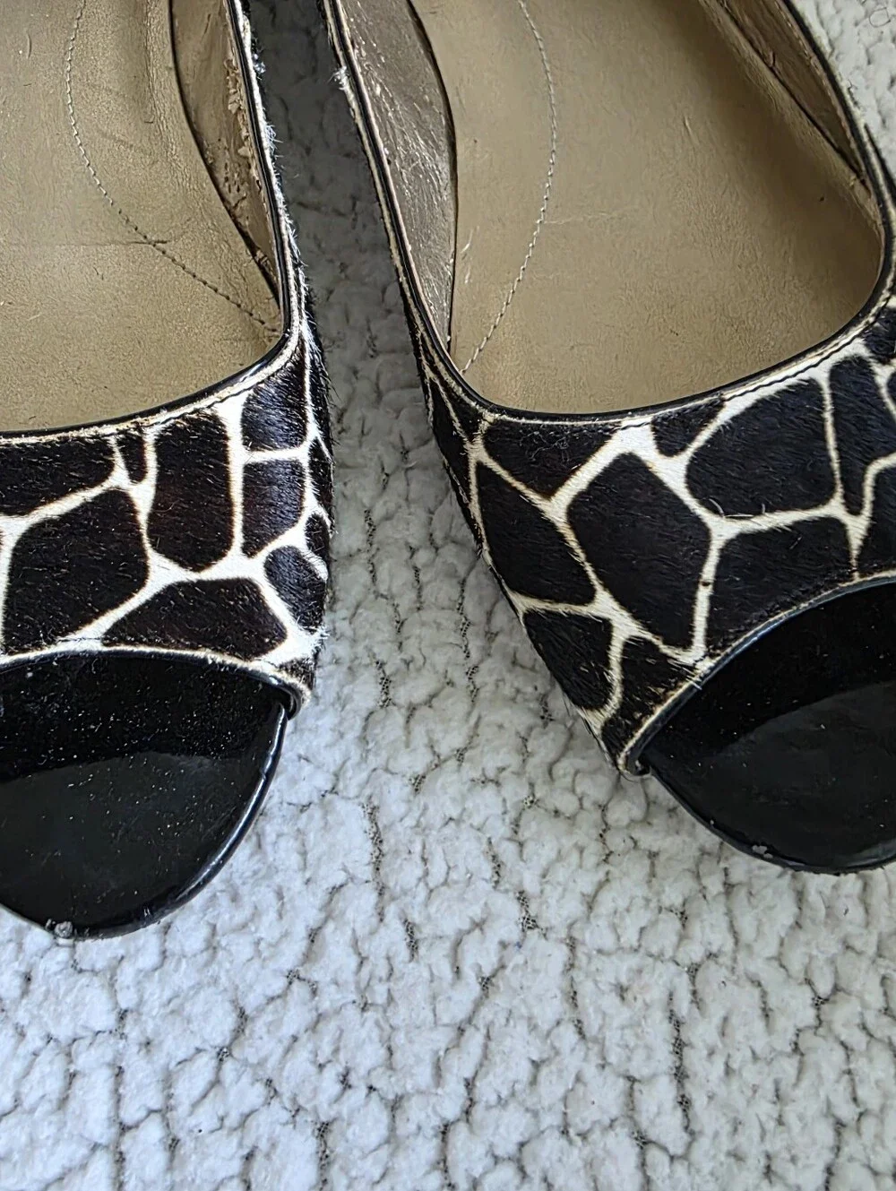 Bandolino Dark Chocolate Brown & Cream Peep-Toe Giraffe Print Flats Size 11 - Picture 3 of 9